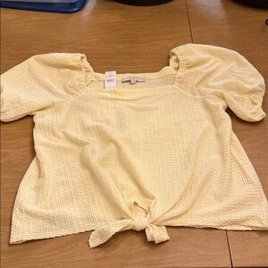 LOFT Pale Yellow Tie-Front Puff Sleeve Crop Top